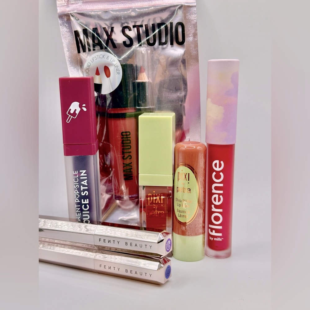 Lipstick/ Lip Gloss Bundle